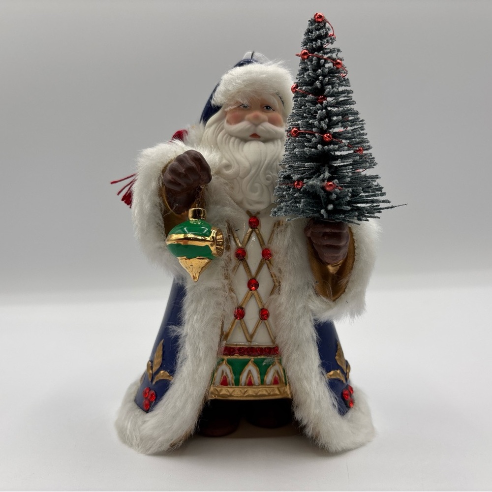 Hallmark Keepsake 2018 Old World Santa Christmas Tree Ornament Porcelain